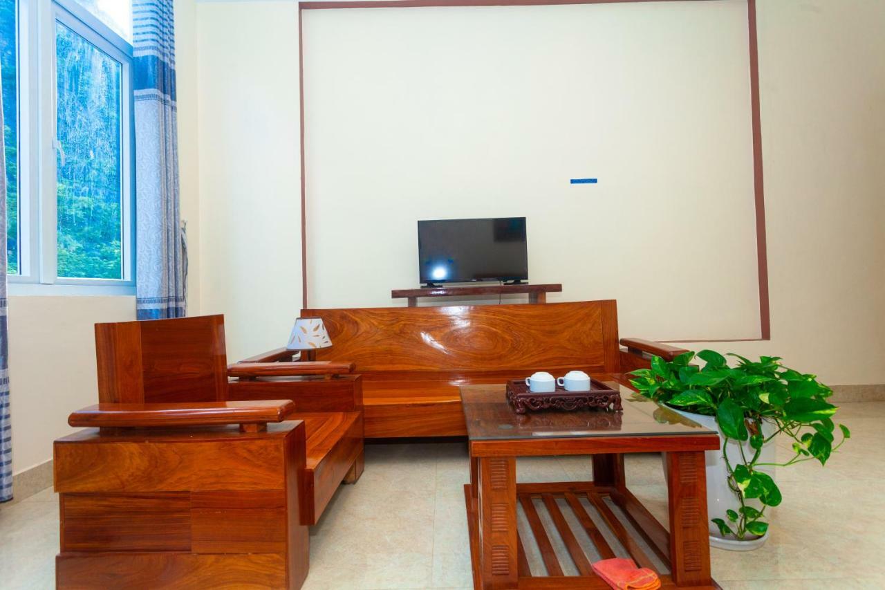 Song Toan Hotel Фонгня Экстерьер фото